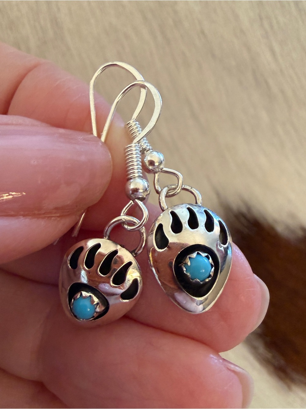 ❤️ Native Made Navajo Bear Paw Turquoise Sterling Silver Dangle Earrings 1.19”L - Picture 7 of 13